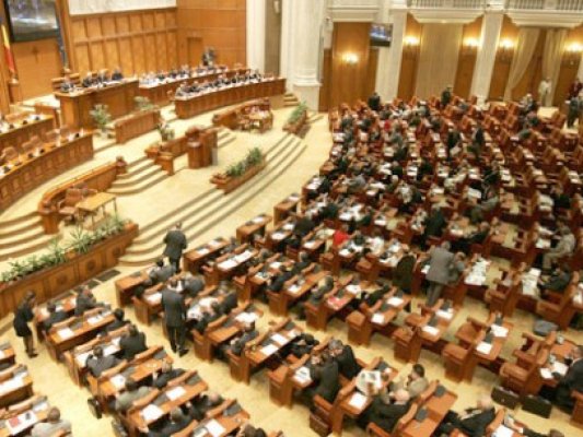 USL a votat împotriva propriei legi de mărire a salariilor